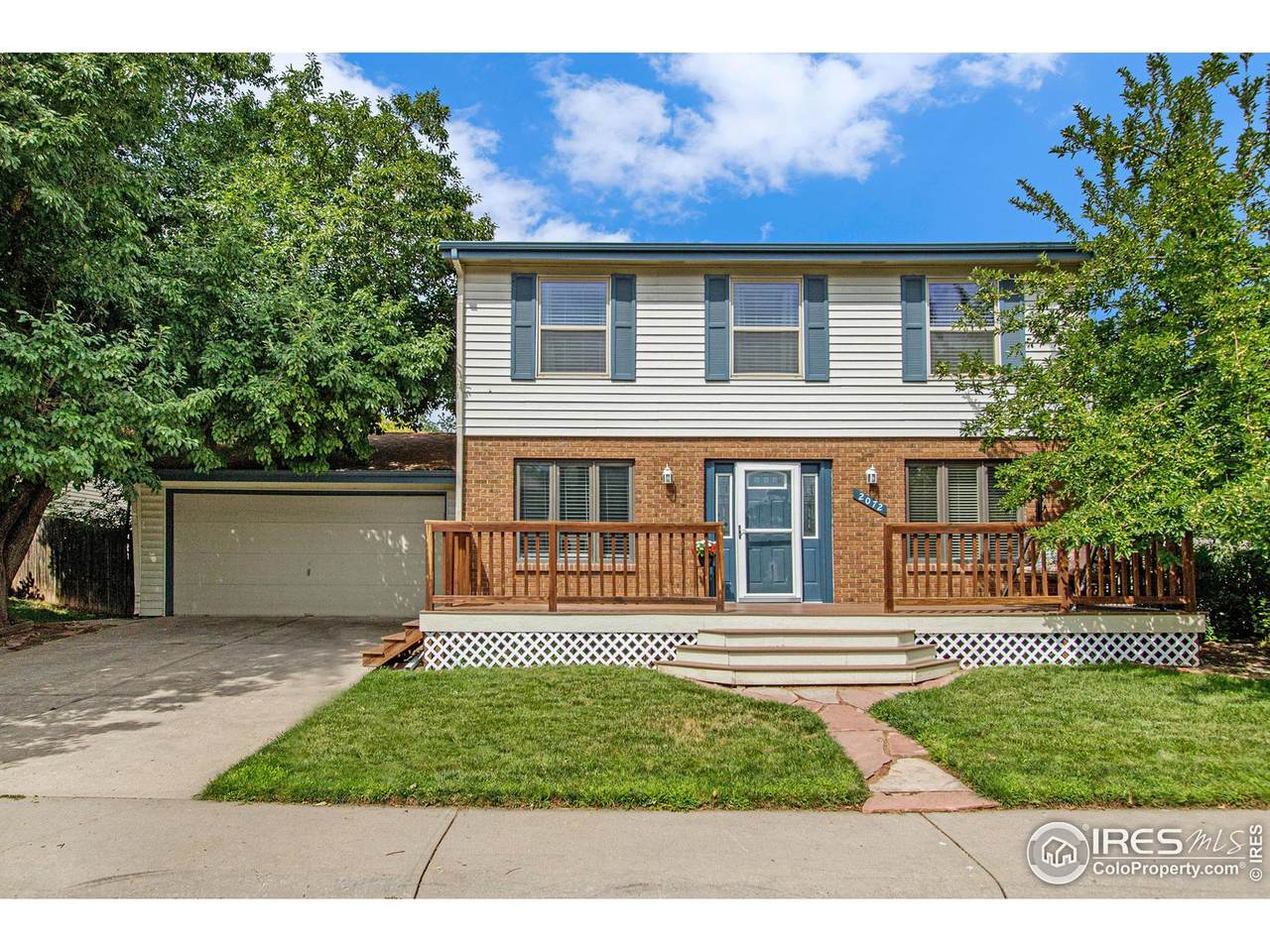 2072 Huntington Cir - Photo 1