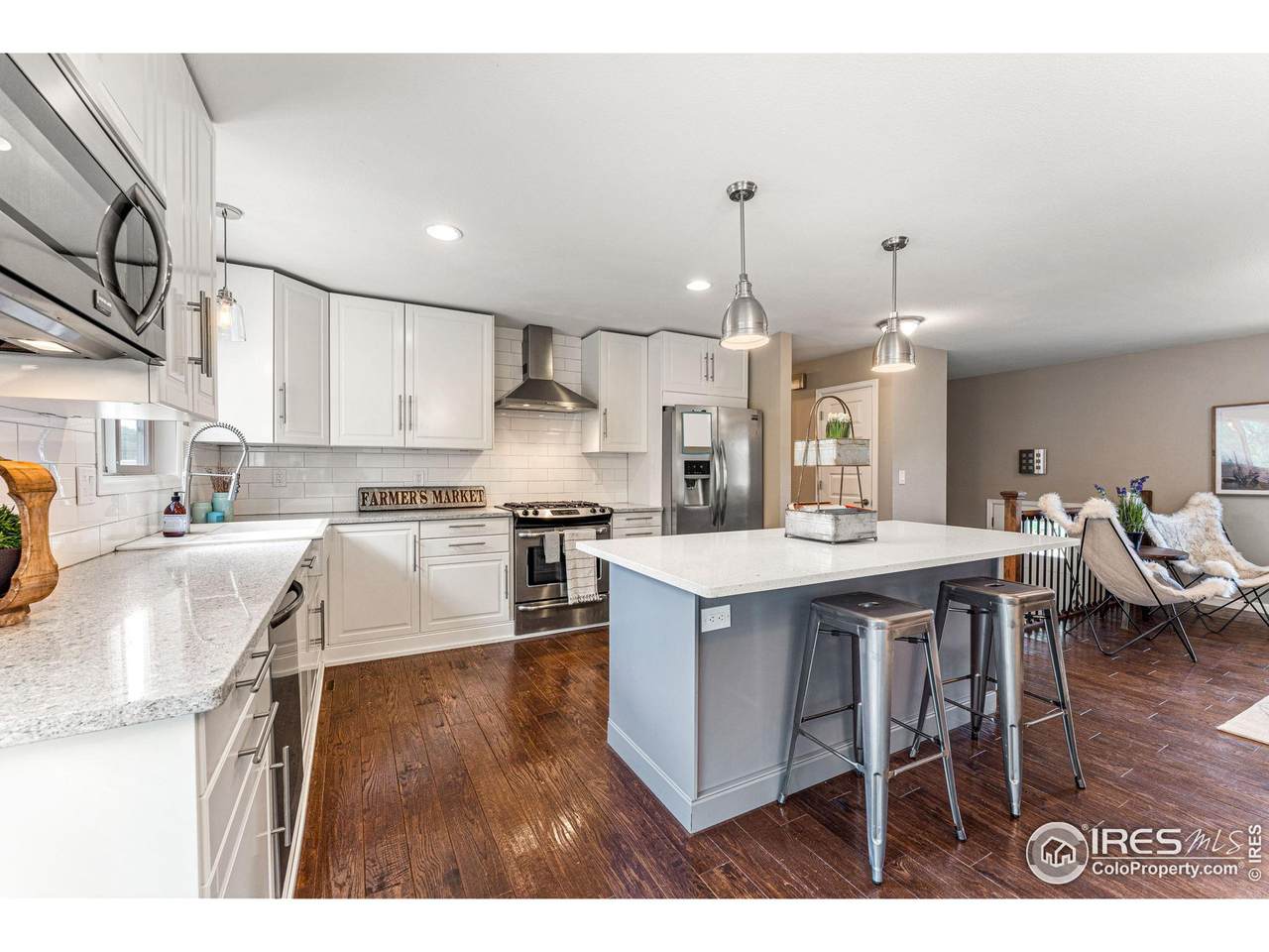 320 Hollywood St - Photo 1