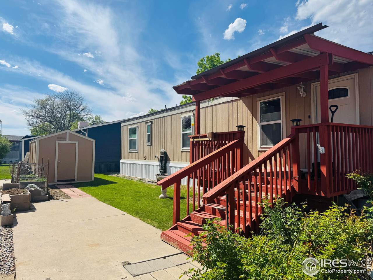 221 57th St - Photo 1
