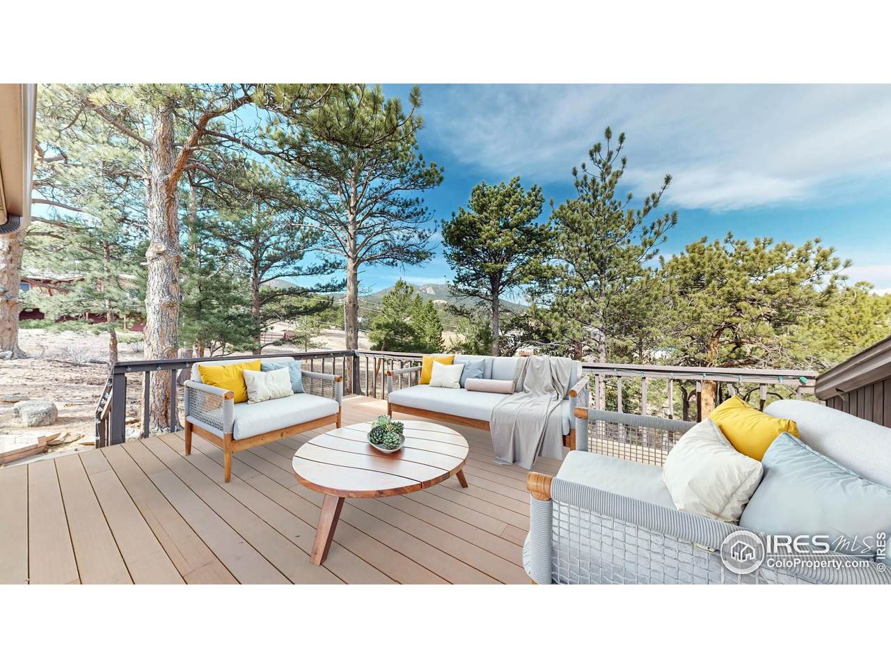 2441 Spruce Ave - Photo 1