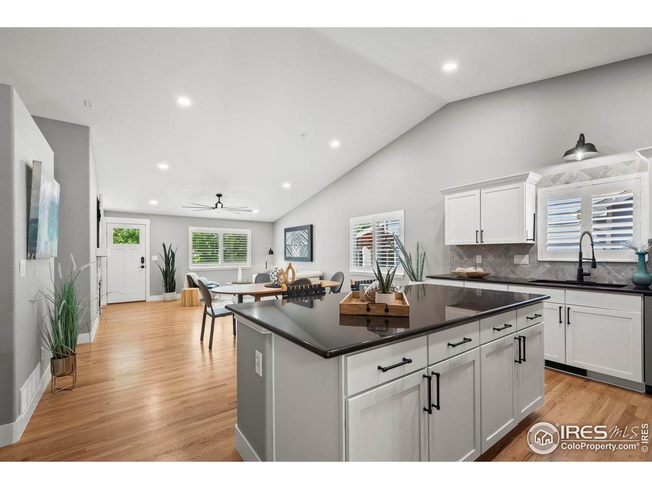 2384 Ponderosa Pl - Photo 1