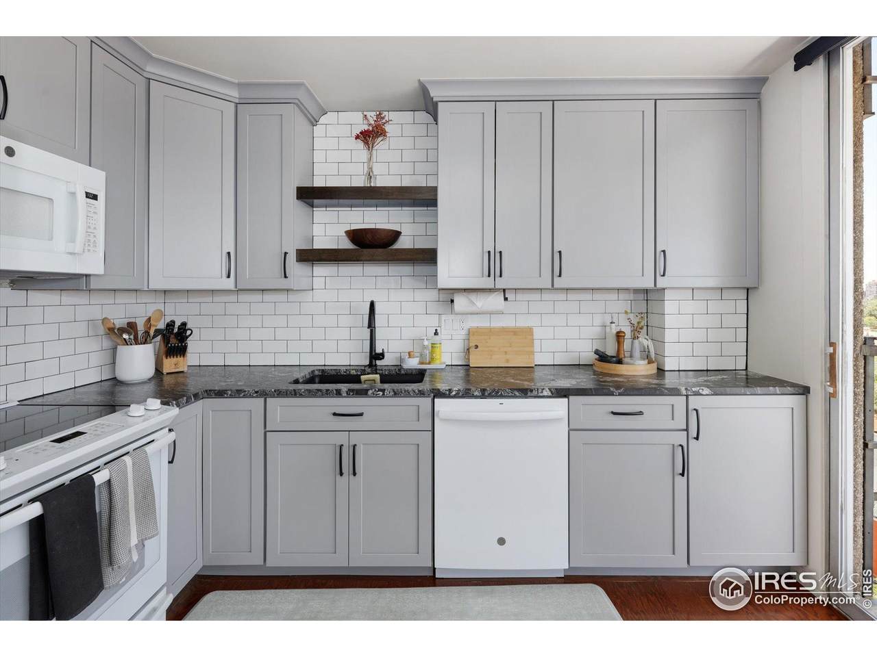 790 Washington St - Photo 1