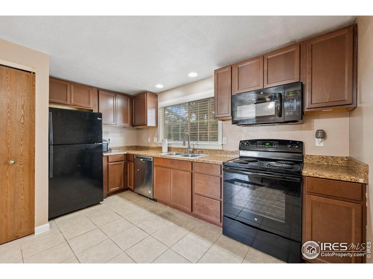 132 47th Pl - Photo 1