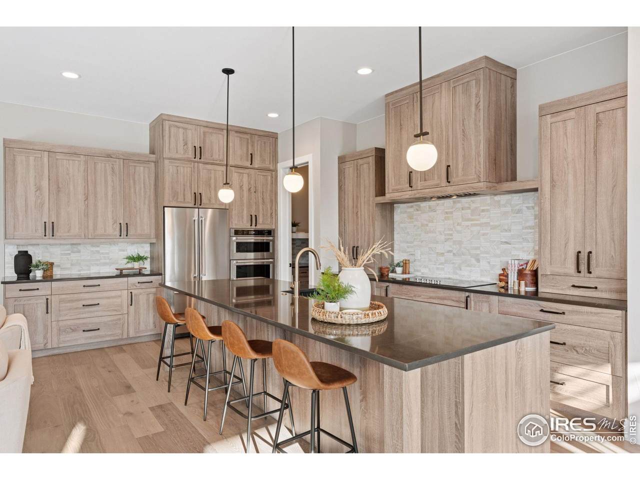 927 William Way - Photo 1