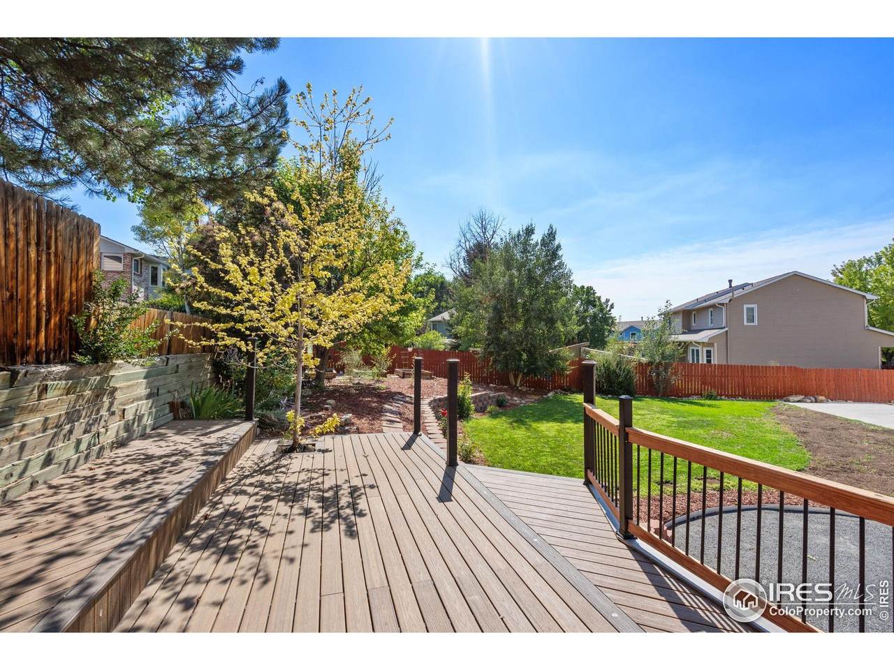 560 9th St - Photo 1