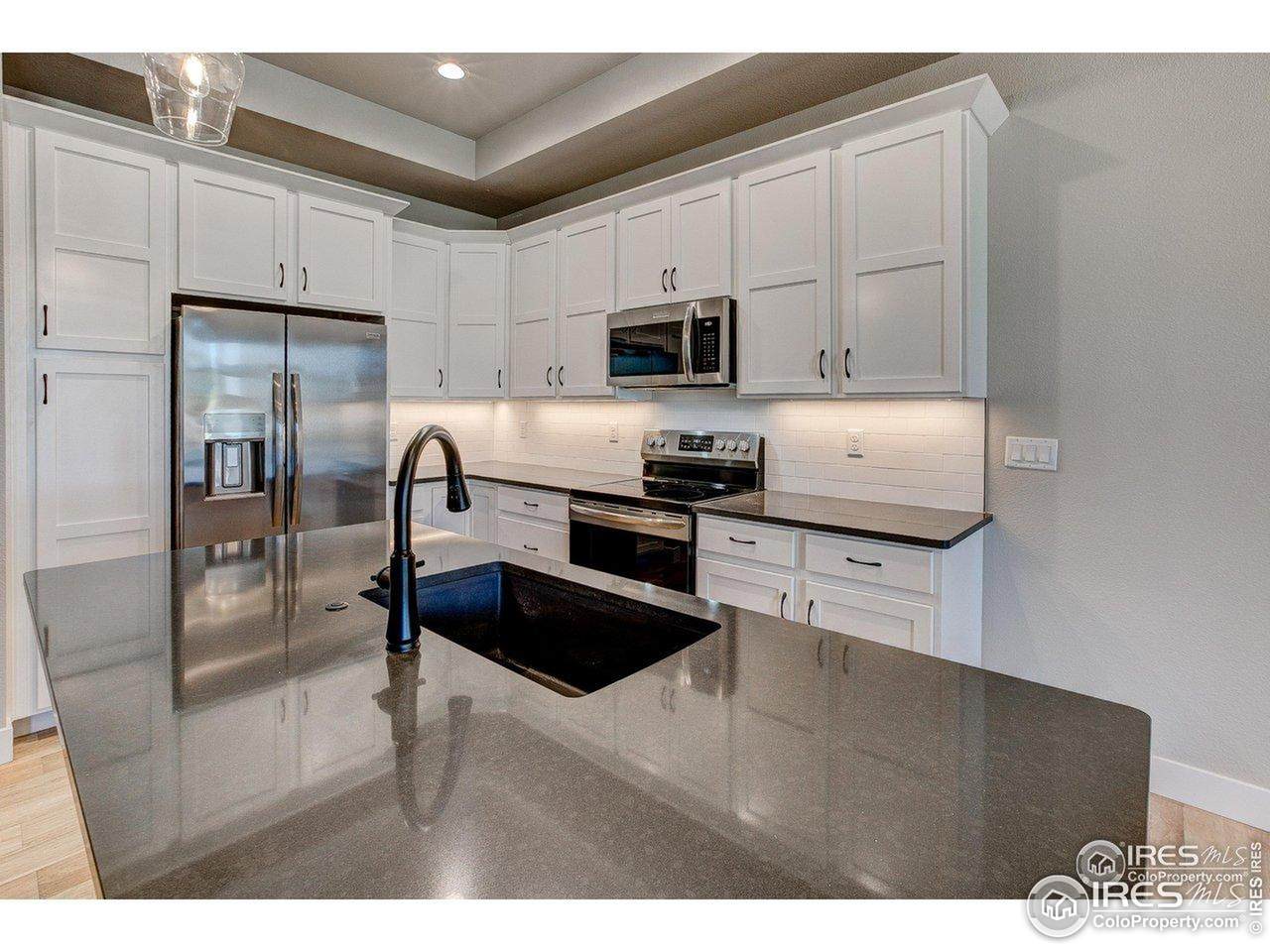 204 High Point Dr - Photo 1