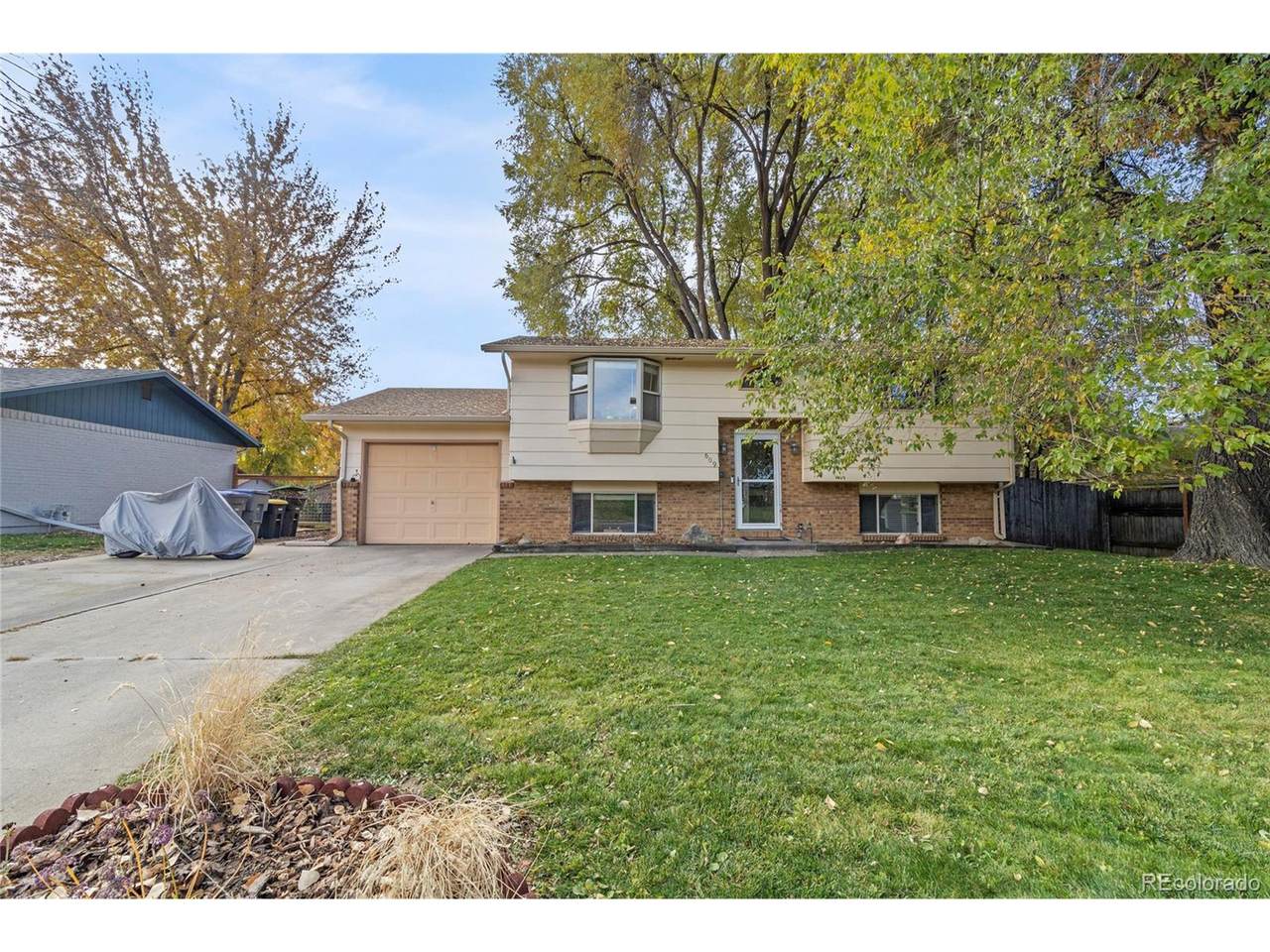 609 5th Ave - Photo 1