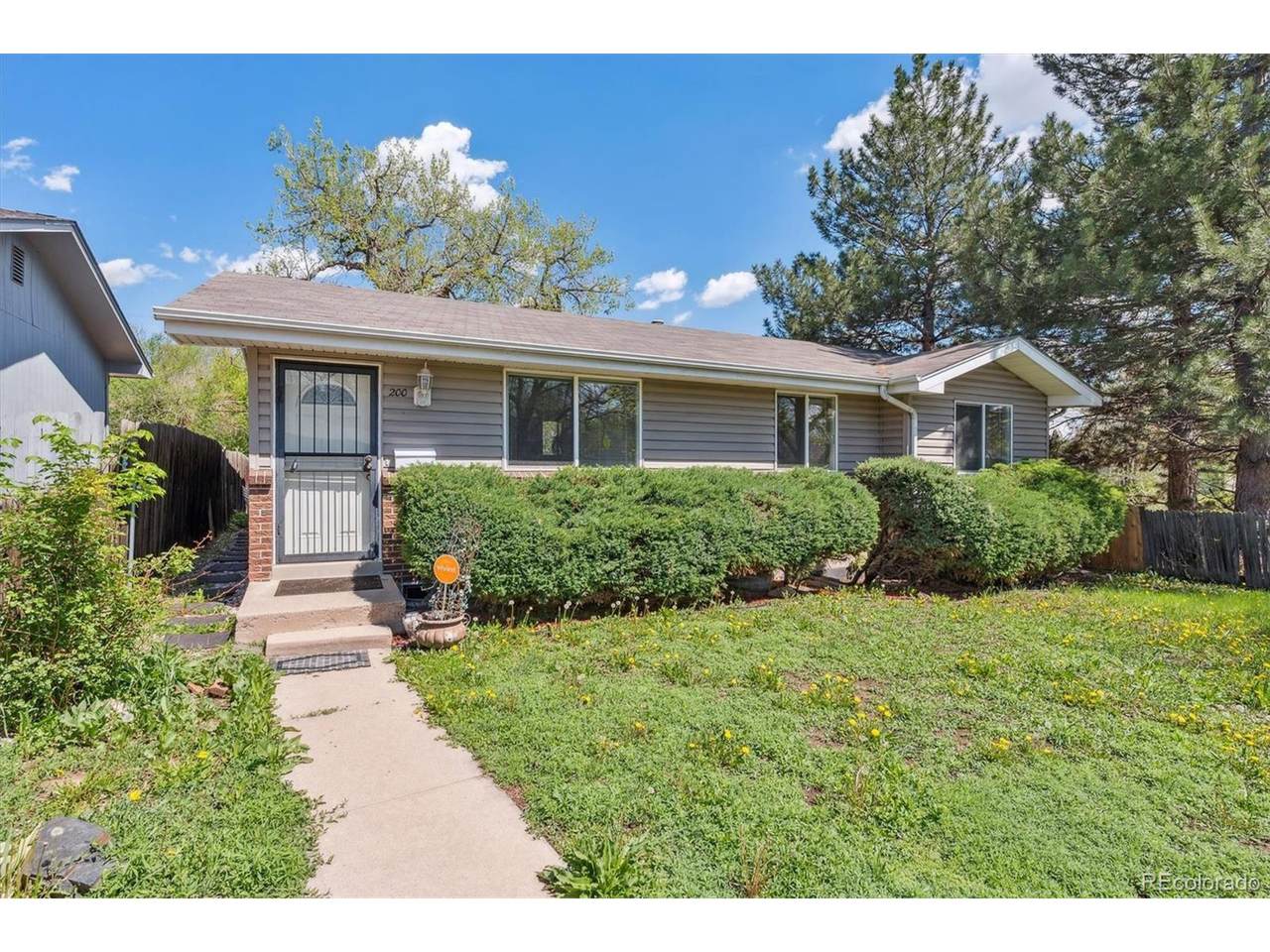 200 Perry St - Photo 1