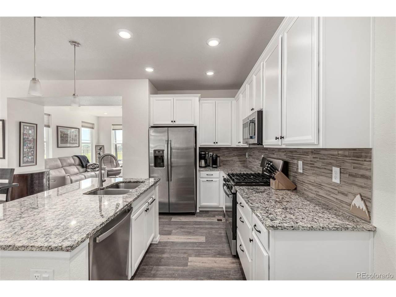 17706 Cherokee St - Photo 1