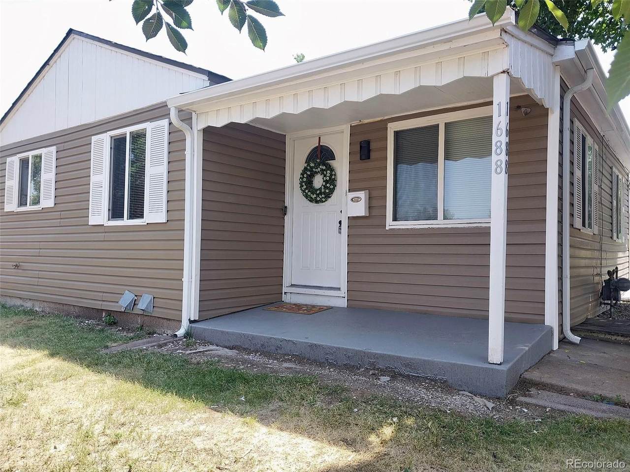 1688 Jamaica St - Photo 1