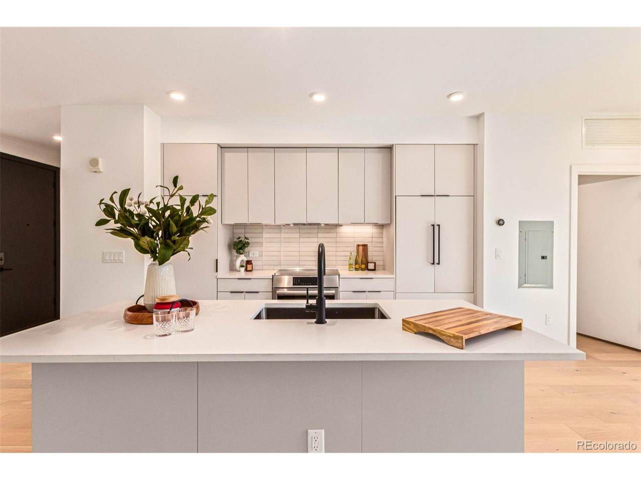 1601 Park Ave - Photo 1