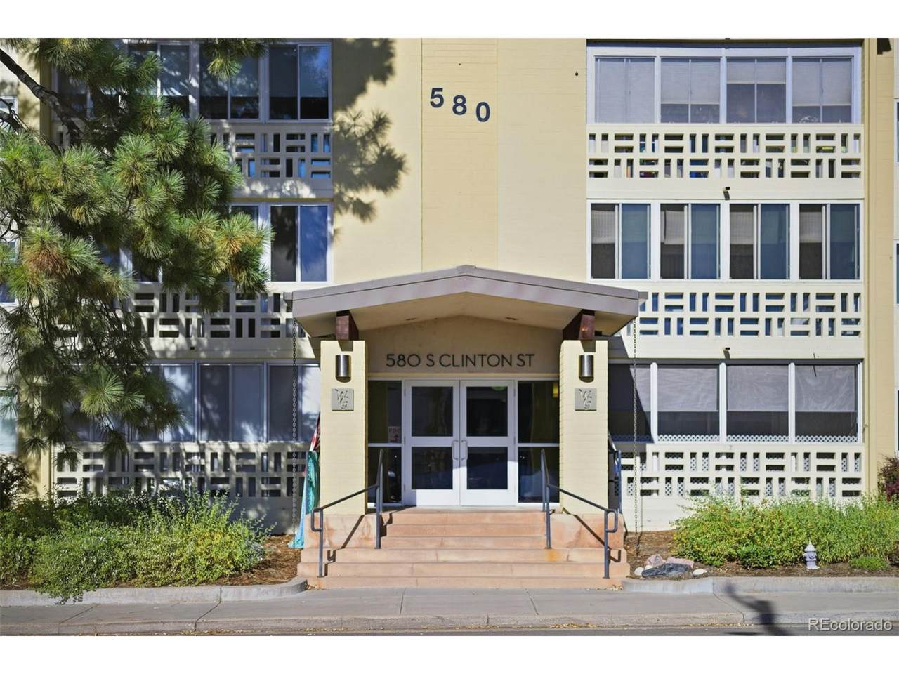 580 Clinton St - Photo 1