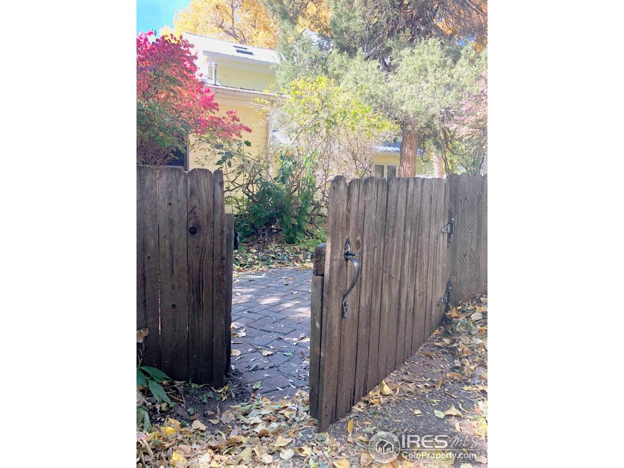 2820 Elizabeth St - Photo 1