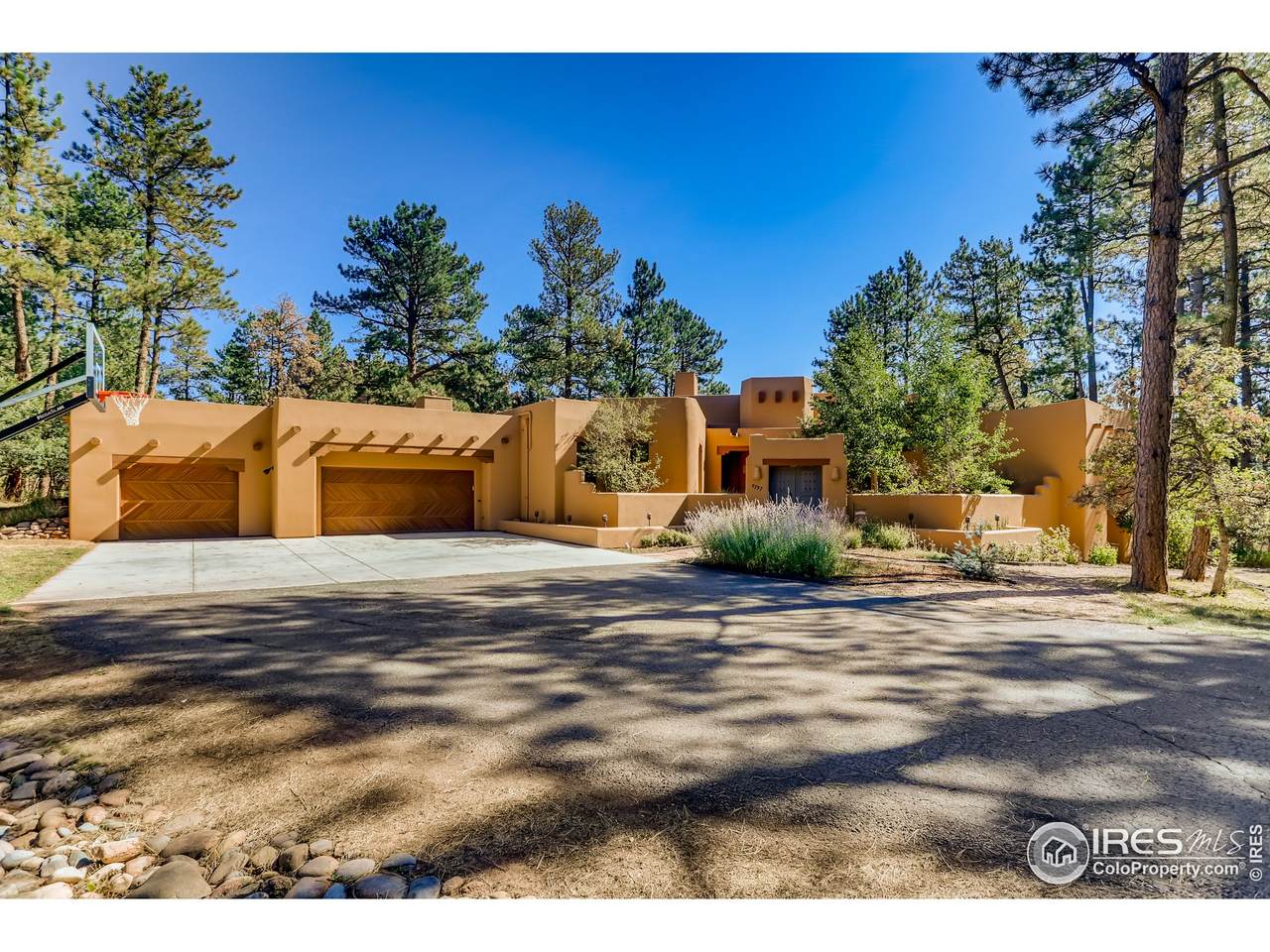 5757 Pine Ct - Photo 1
