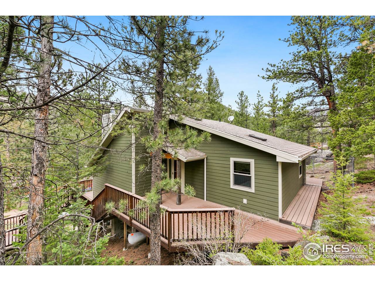 604 Hickory Dr - Photo 1