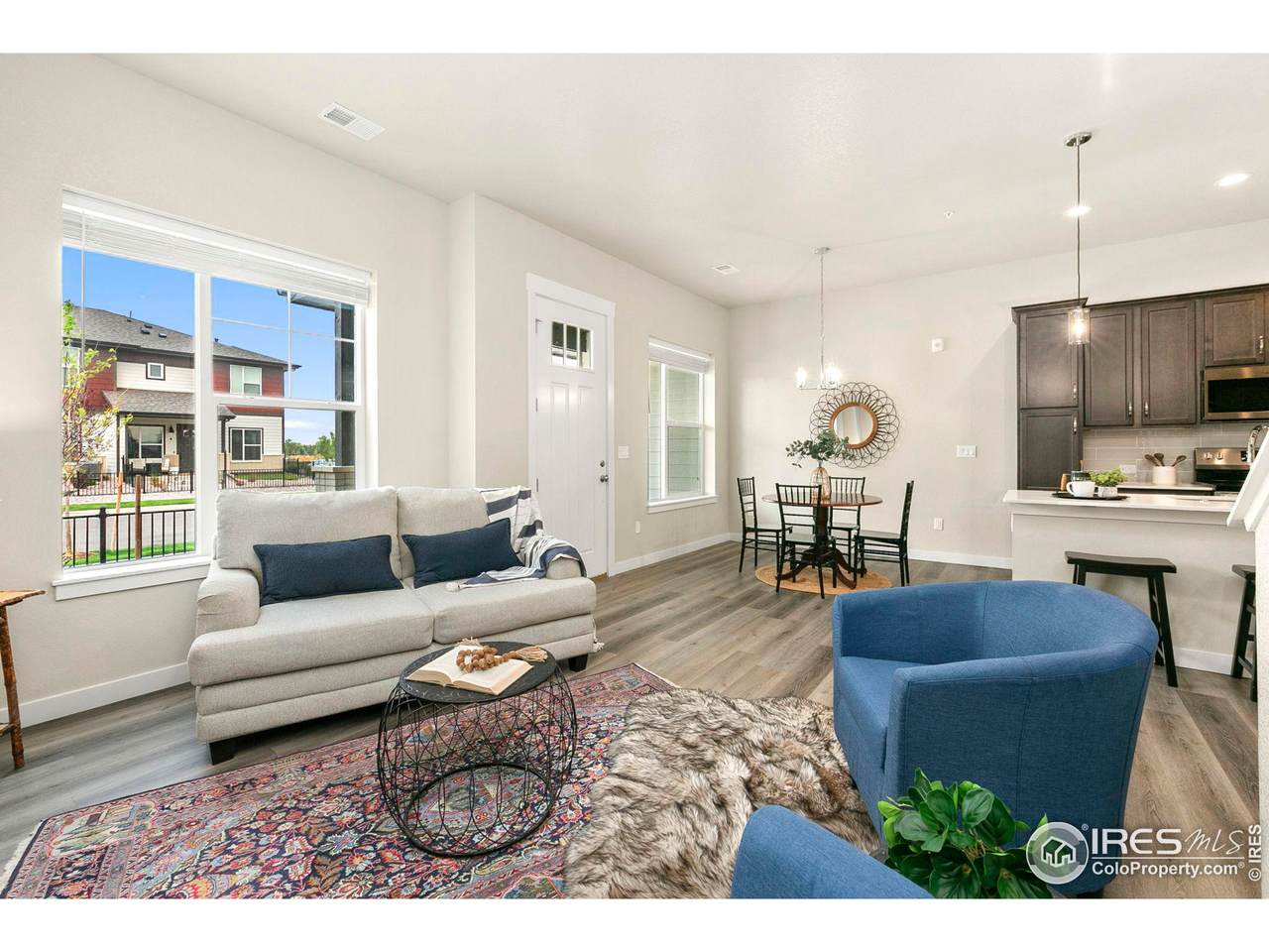 844 Schlagel St - Photo 1