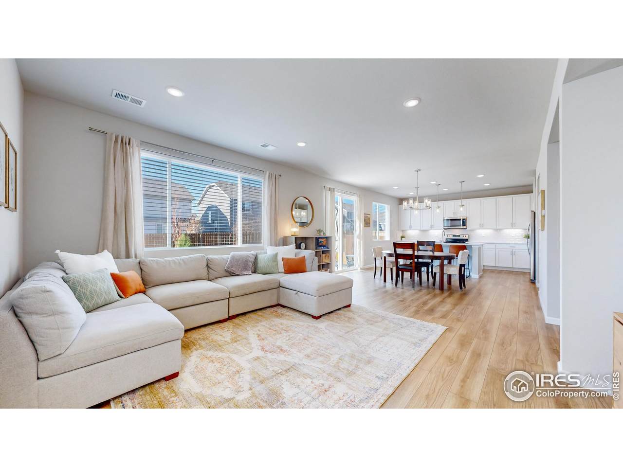 3196 Park St - Photo 1