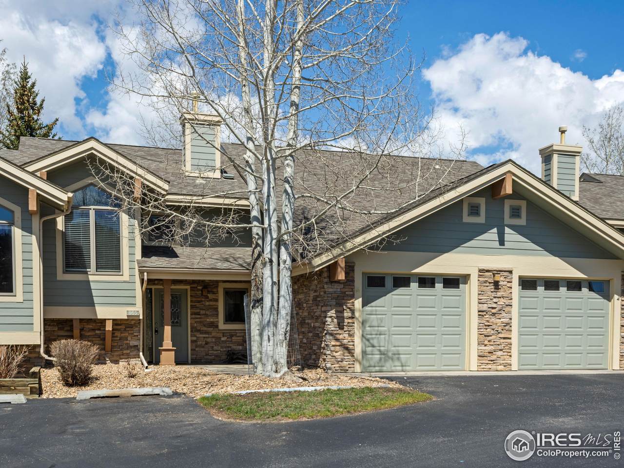 865 Crabapple Ln - Photo 1