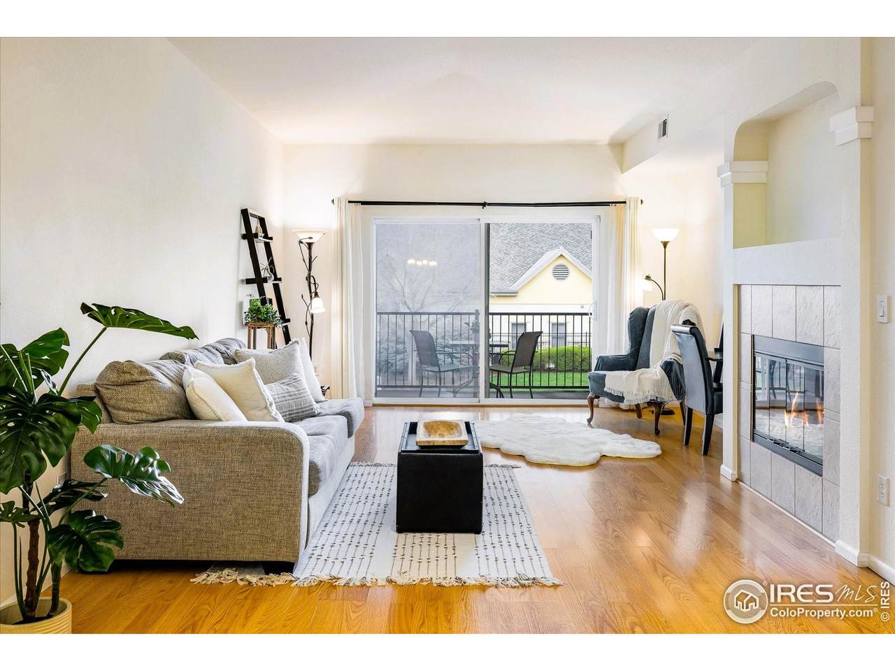 1122 Olympia Ave - Photo 1