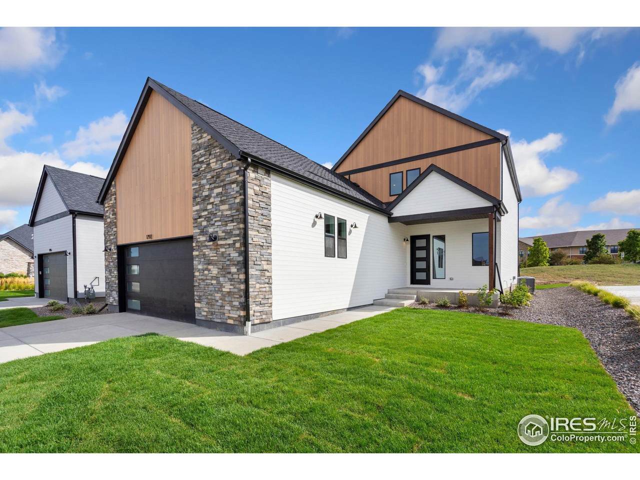 1792 Barefoot Dr - Photo 1