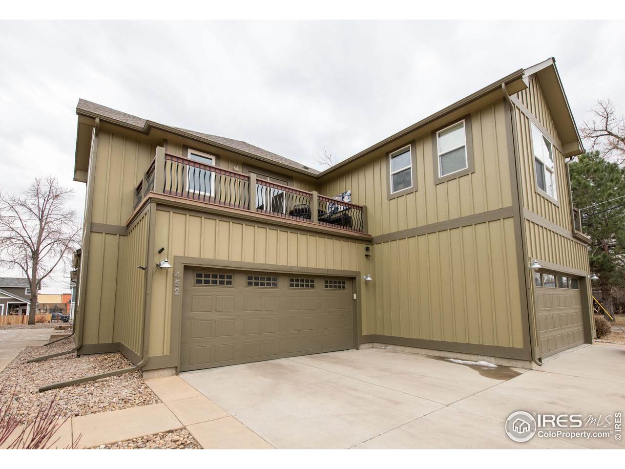 452 Finch Ave - Photo 1