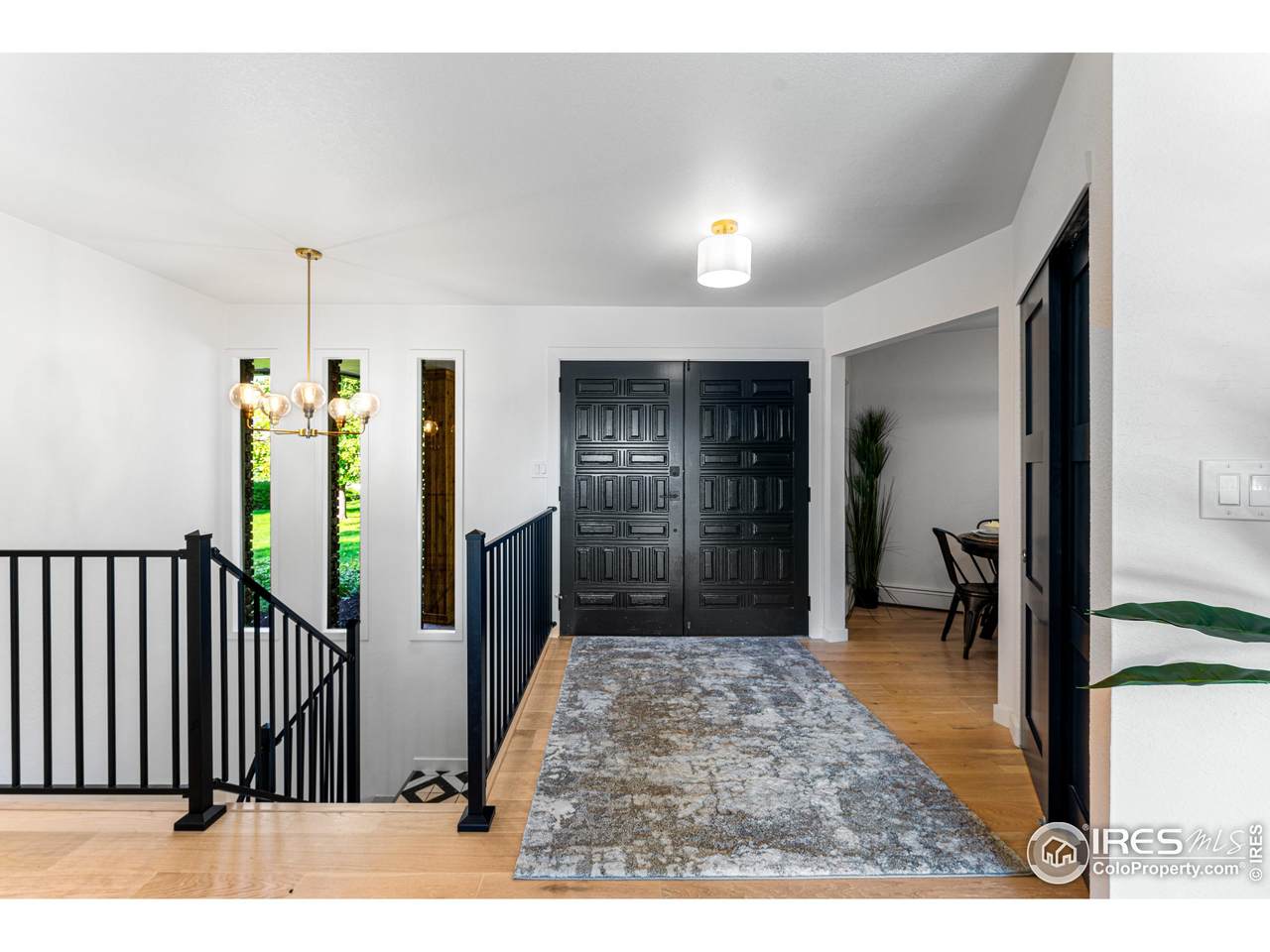 1401 Hillside Dr - Photo 1