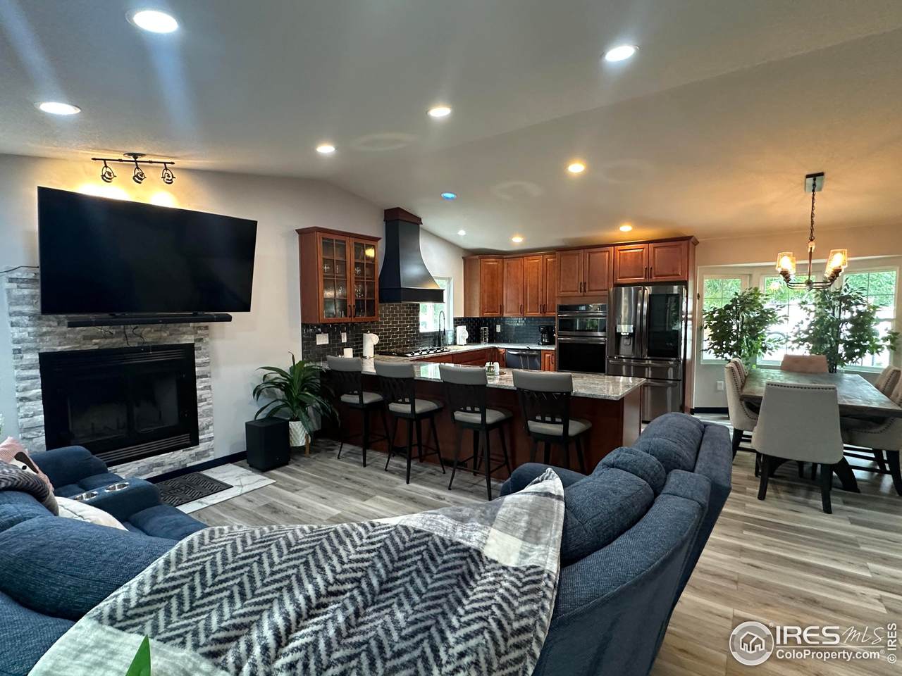 1656 Gilpin Ave - Photo 1