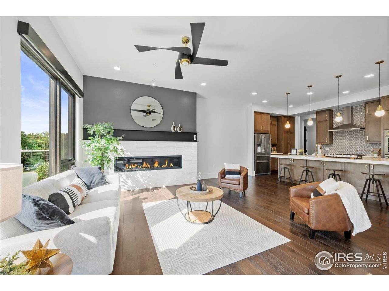 302 Meldrum St - Photo 1