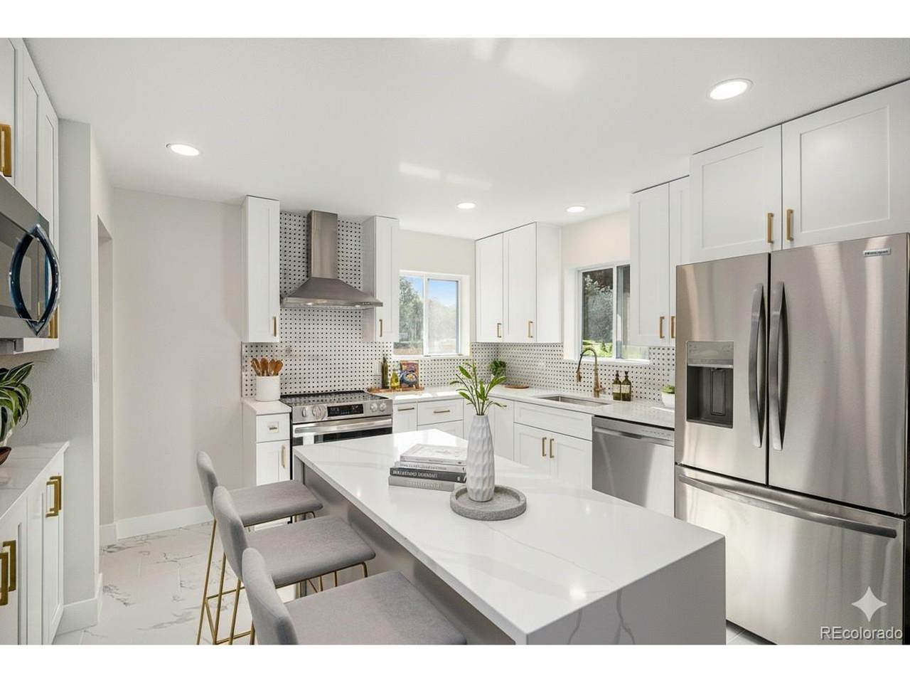 3290 Franklin St - Photo 1