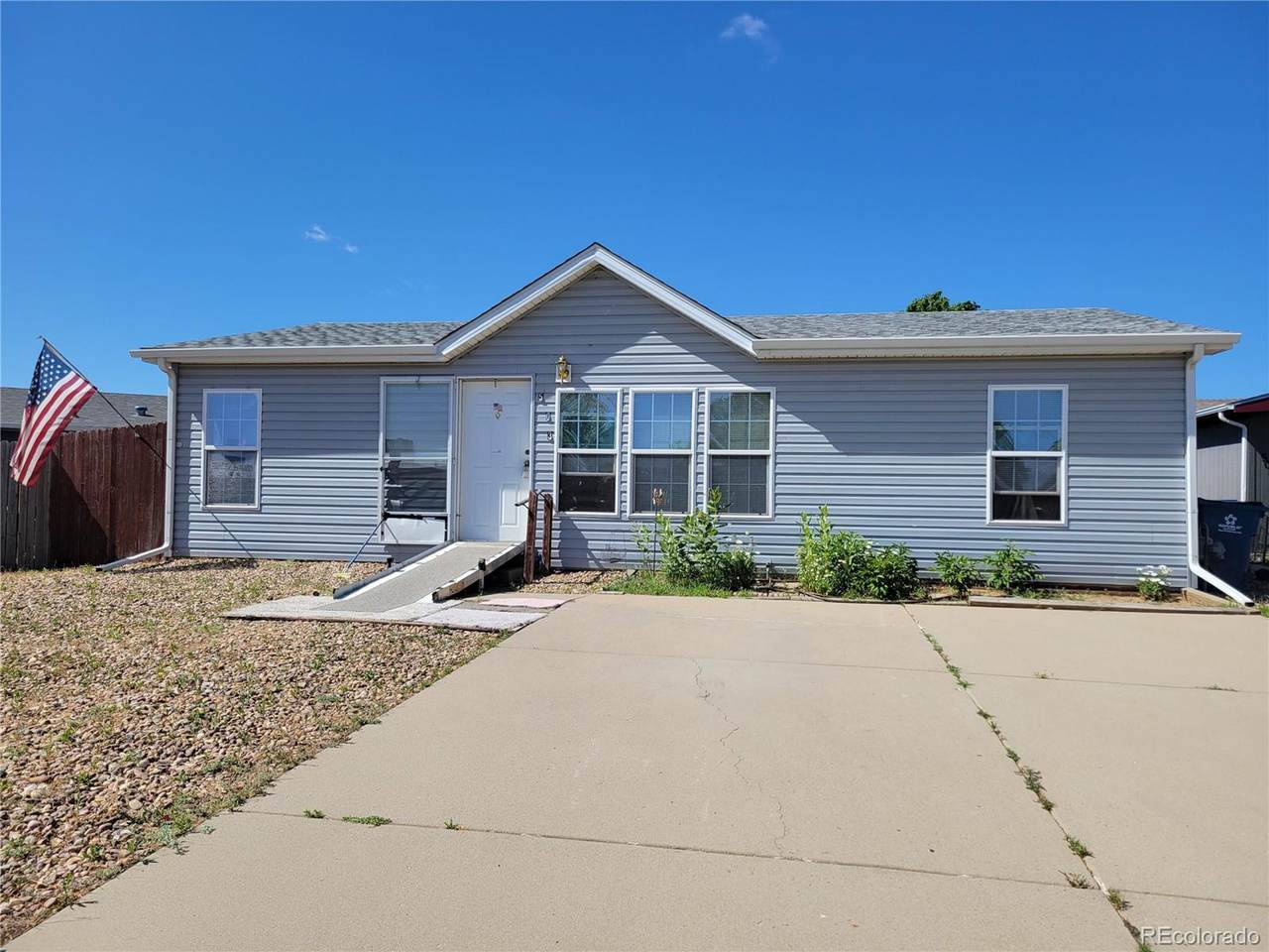503 Frontier Pl - Photo 1
