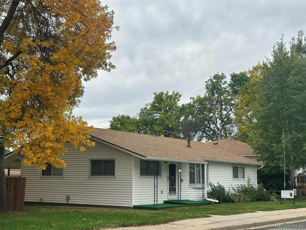 526 13th St - Photo 1