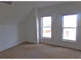 324 Oak St - Photo 16