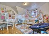 1034 Spruce St - Photo 7