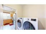 6715 Enterprise Dr - Photo 14