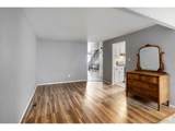 2123 Meadow Ct - Photo 5