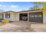 605 6th St - Photo 23