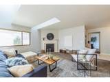 1720 32nd St - Photo 3