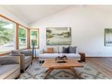1901 Red Cloud Rd - Photo 3