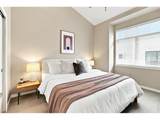 1380 Rosewood Ave - Photo 17