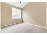 1380 Rosewood Ave - Photo 22