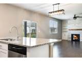 912 Charlton Dr - Photo 18
