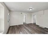 701 35th St - Photo 7