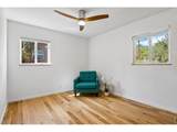 335 32nd St - Photo 18