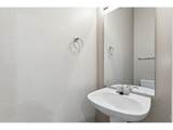 4500 Seneca St - Photo 16