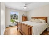 7922 Meadowlake Rd - Photo 17