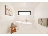 2485 Oak St - Photo 19