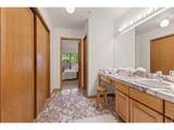 836 Walnut St - Photo 15