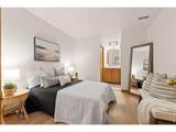 836 Walnut St - Photo 17