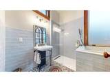 809 Charlotte St - Photo 16