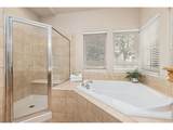 1001 Wyndemere Cir - Photo 22